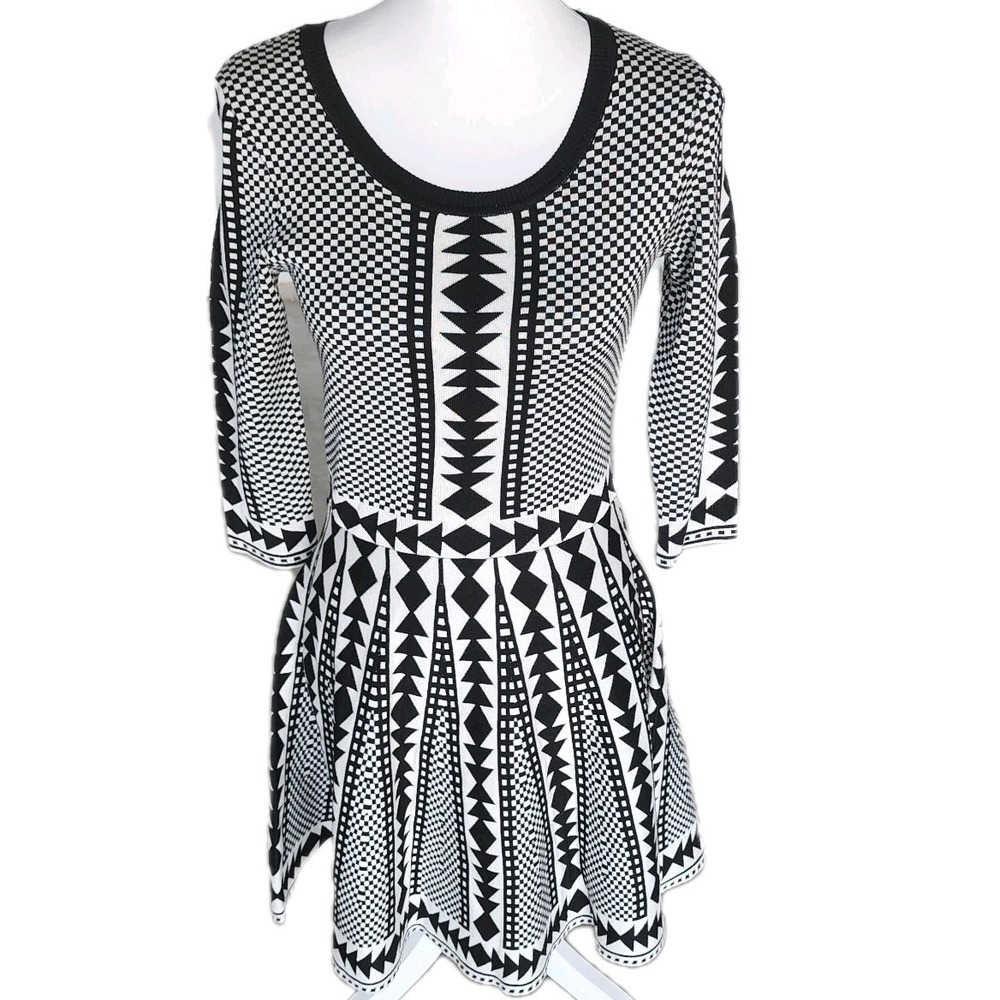 Nina Leonard Fit & Flare Sweater Dress‎ Womens Medium Black Ivory Geometric Fall